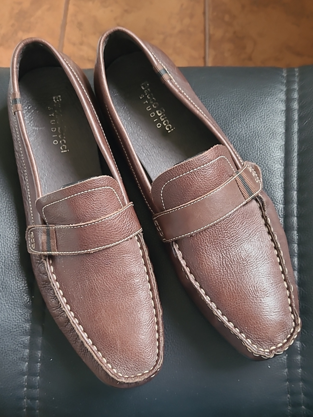 Bacco Bucci Brown Leather Drivers Loafers with Contrast Stitching